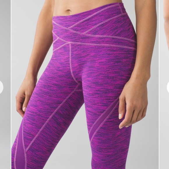 Lululemon Free Flow Diamond Jacquard Space Dye Tender Violet Raspberry Crops - Picture 4 of 11